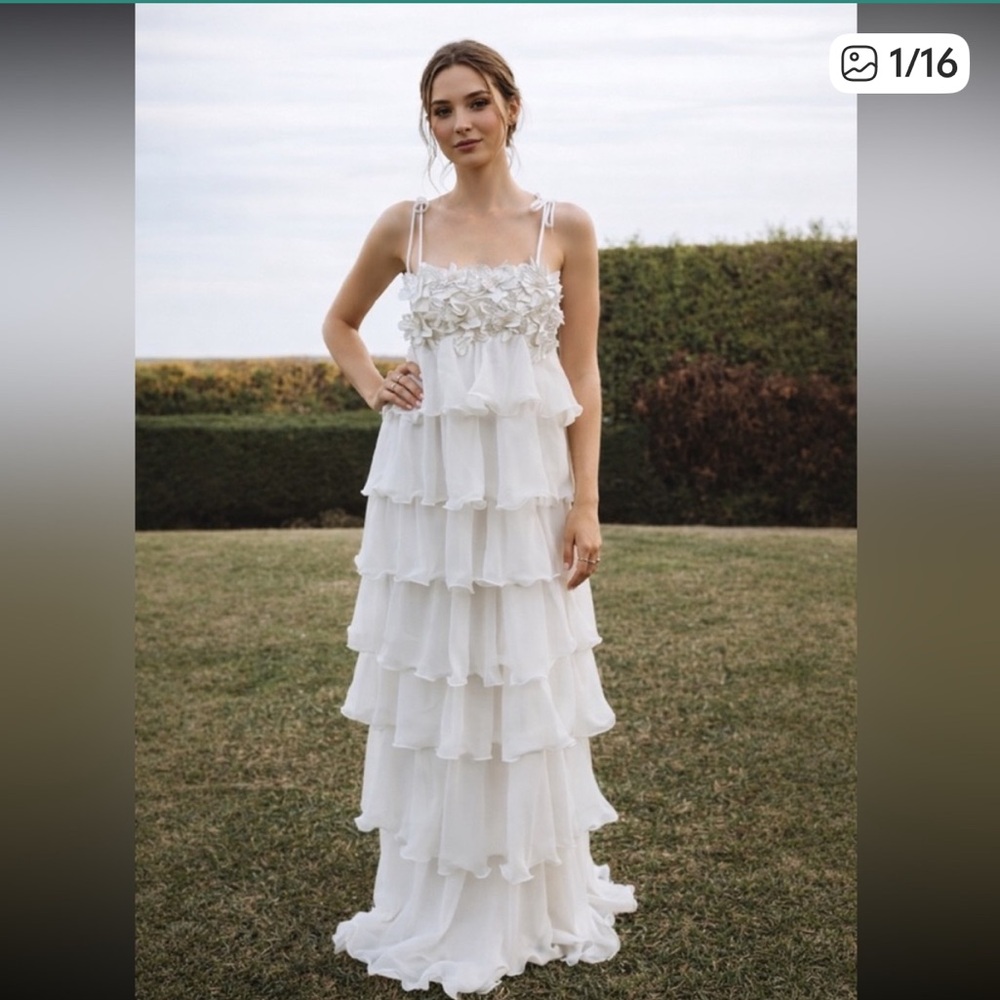 Show Me Your MuMu Gabriella Maxi Dress in White Enchanted Embellishment Sz M